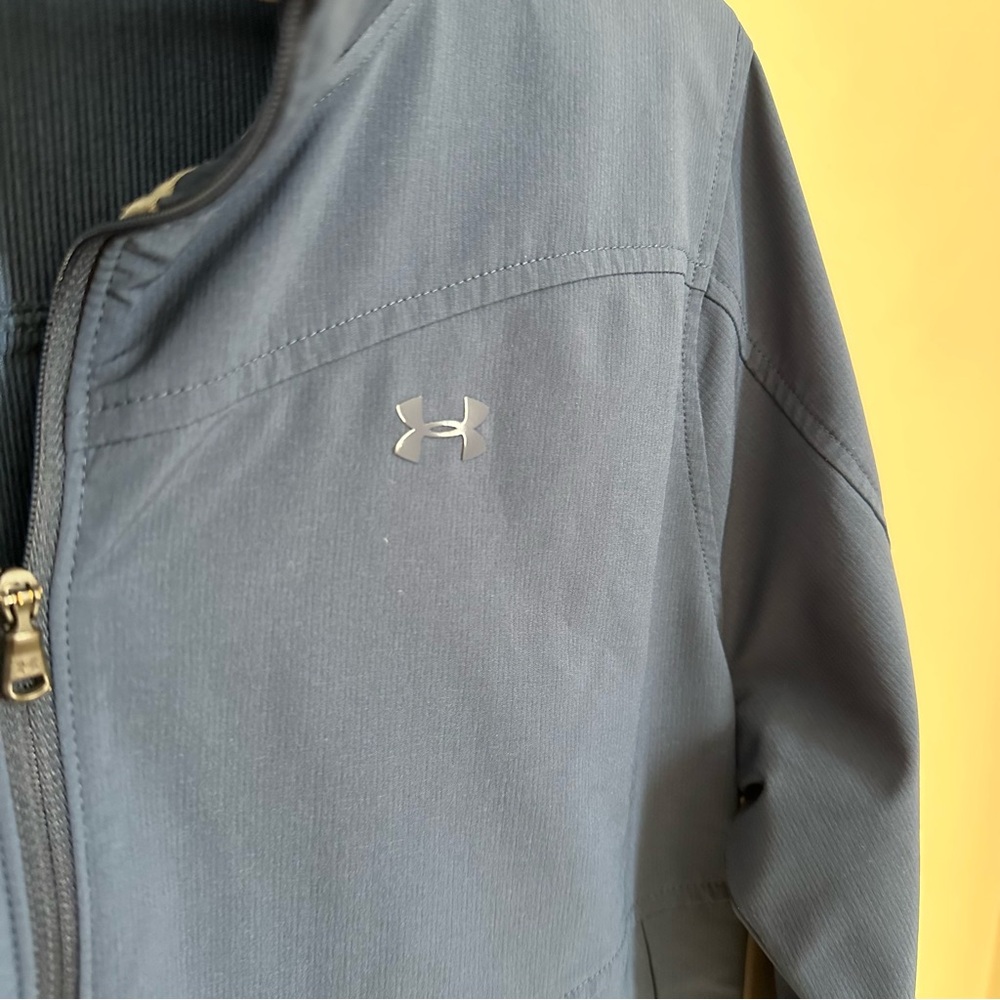 Under Armour Women’s Blue Golf Jacket - Picture 6 of 13
